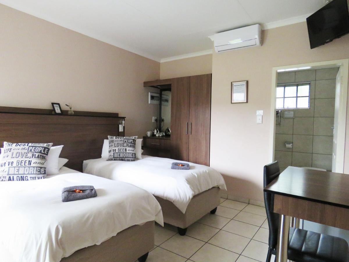 Andante Guesthouse Klerksdorp Extérieur photo