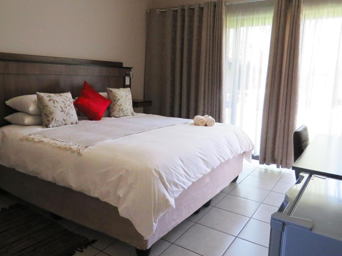 Andante Guesthouse Klerksdorp Extérieur photo