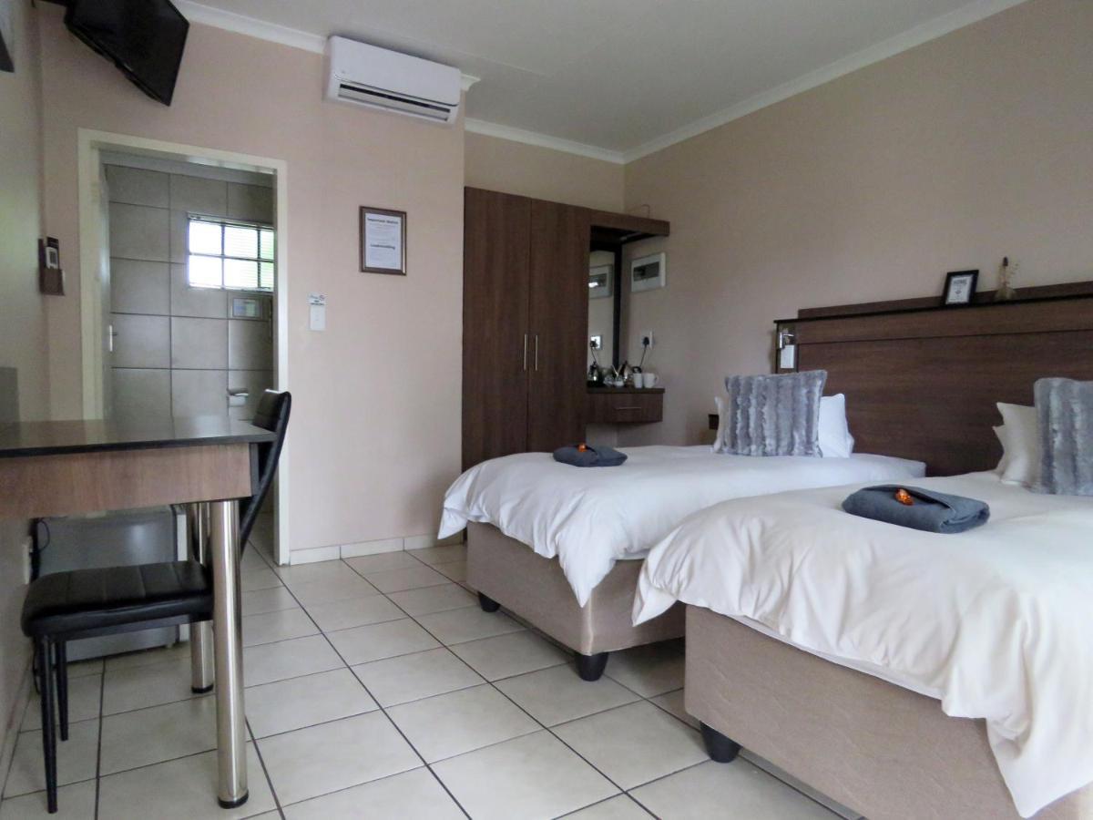 Andante Guesthouse Klerksdorp Extérieur photo